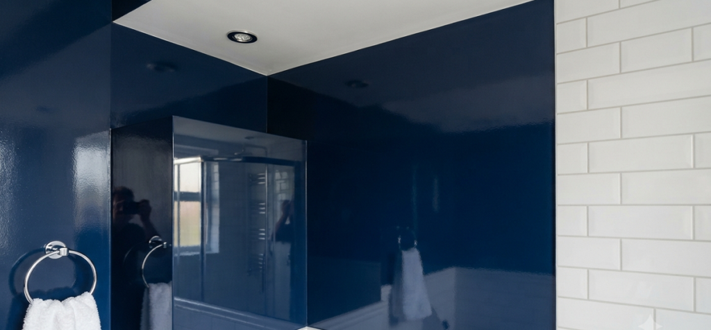 Best Paint Finish for Bathroom Walls: What Actually Holds Up (And What Peels Off in a Year)
